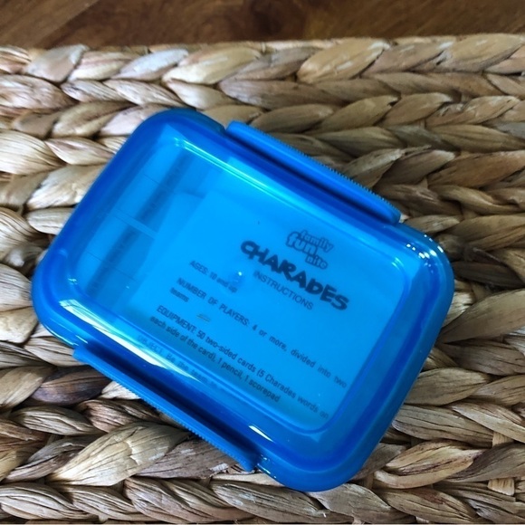 Charades card game - Picture 1 of 3